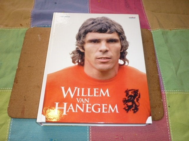 De buitenspelers Willem van Hanegem Voetbal International, Verzamelen, Ophalen of Verzenden, Zo goed als nieuw, Feyenoord, Boek of Tijdschrift