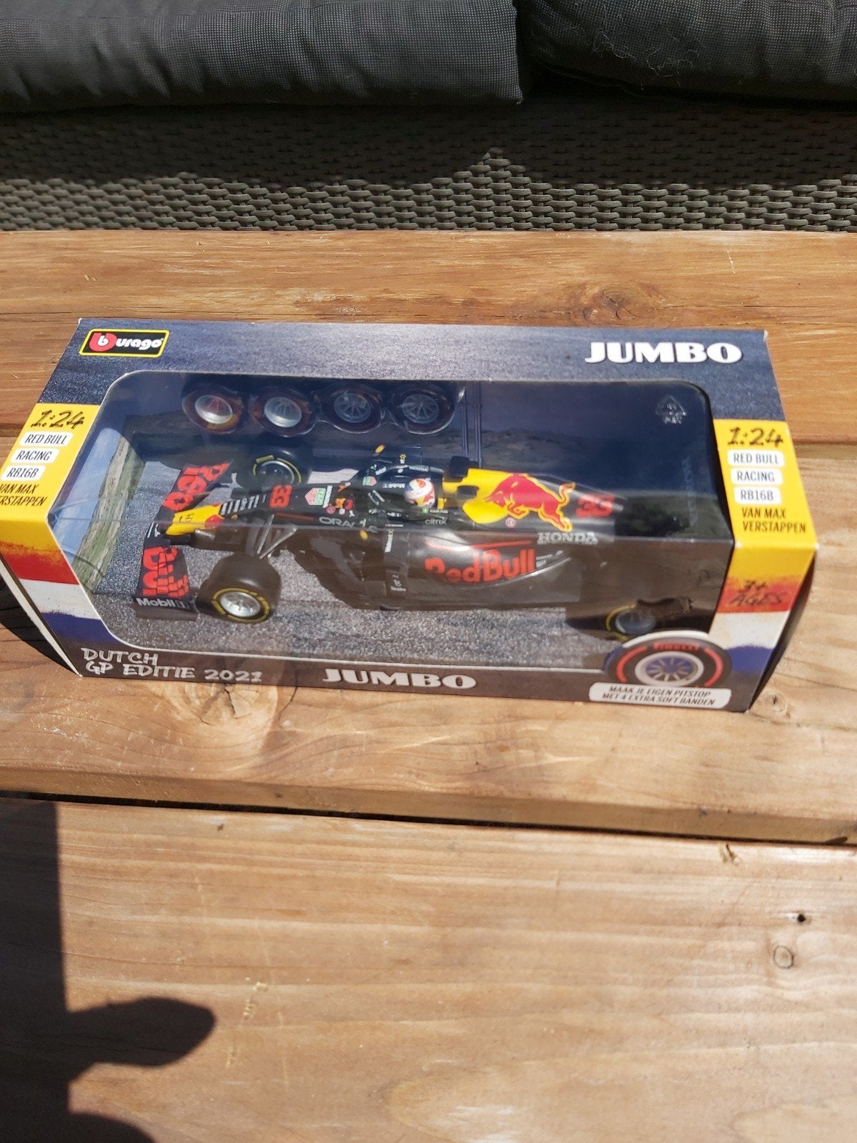 Bburago Red Bull Racing F1 Max Verstappen Dutch GP 2021, Hobby en Vrije tijd, Modelauto's | 1:24, Ophalen of Verzenden