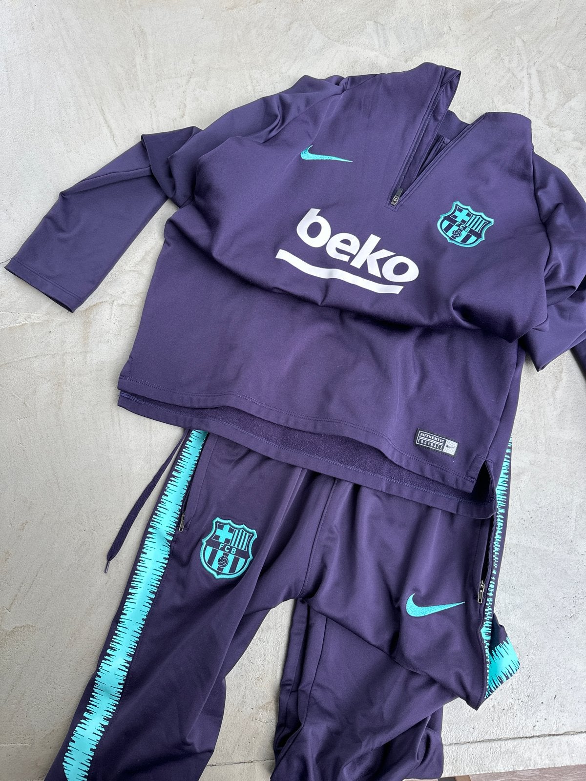 Nike FC Barcelona Trainingspak - Maat XL (13-15 jaar), Kinderen en Baby's, Ophalen, Gebruikt, Jongen of Meisje, Sport- of Zwemkleding