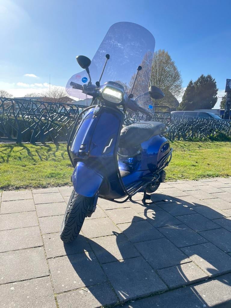 Vespa sprint, Ophalen, Zo goed als nieuw, Benzine, Vespa S