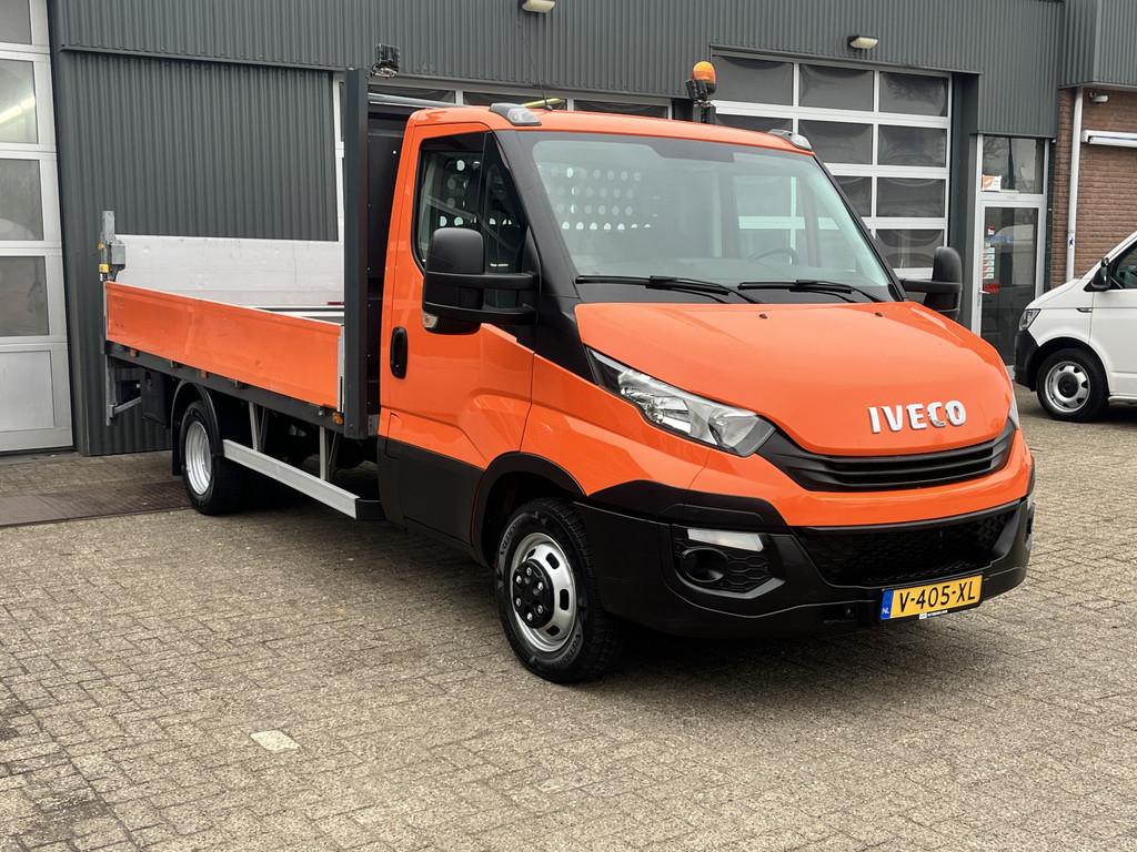 Iveco Daily 35C14 2.3 375 Laadklep 500kg Trekhaak 3500kg tre, Auto's, Bestelauto's, 13 km/l, Gebruikt, Iveco, Origineel Nederlands