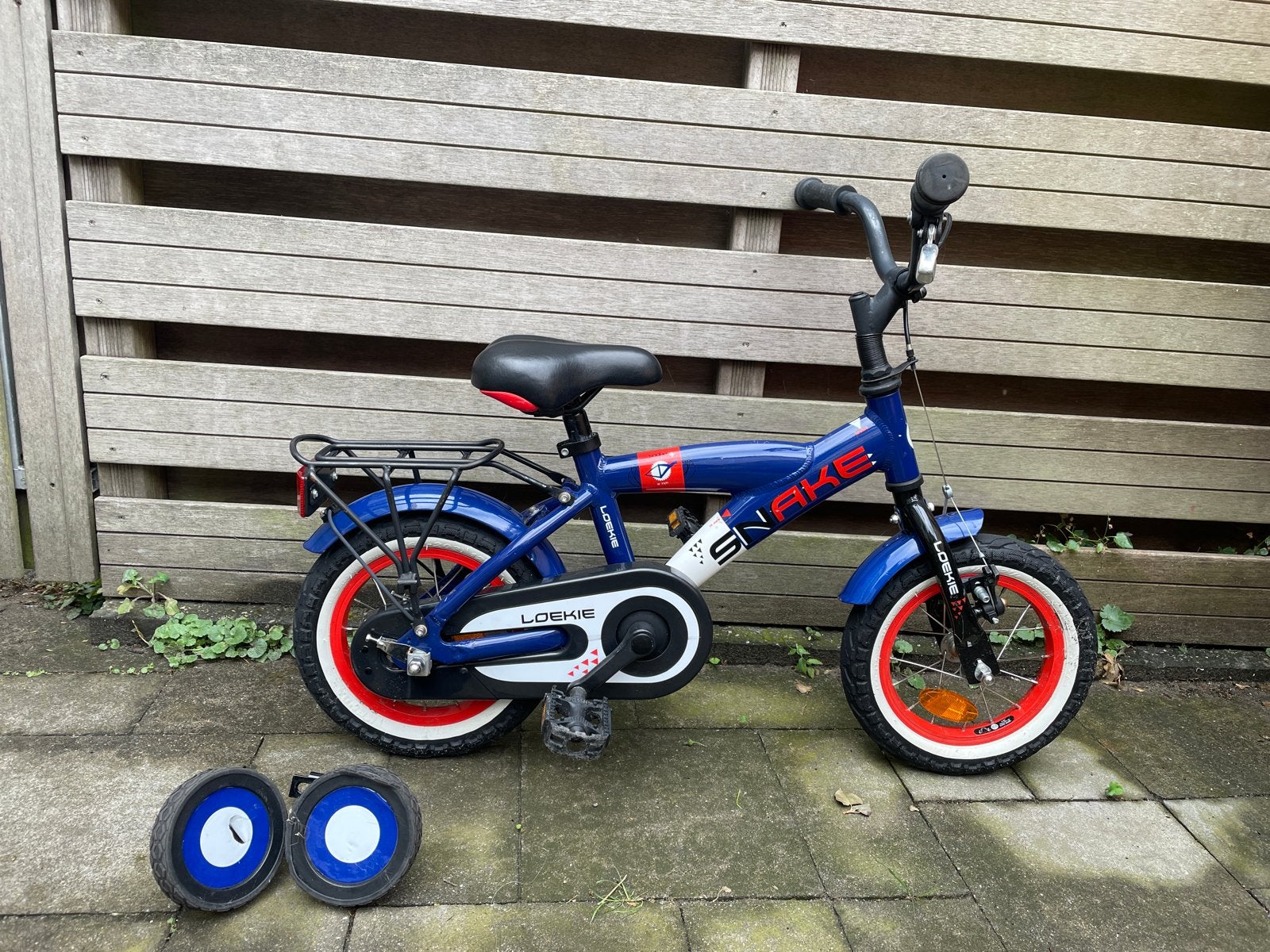 Loekie Snake kinderfiets 12 inch met zijwieltjes, Fietsen en Brommers, Fietsen | Kinderfietsjes, Ophalen, Zijwieltjes, Gebruikt