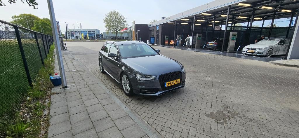 Audi A4 1.8TFSI 125KW Avant 2013 Grijs, Auto's, Voorwielaandrijving, Zwart, 4 cilinders, Origineel Nederlands
