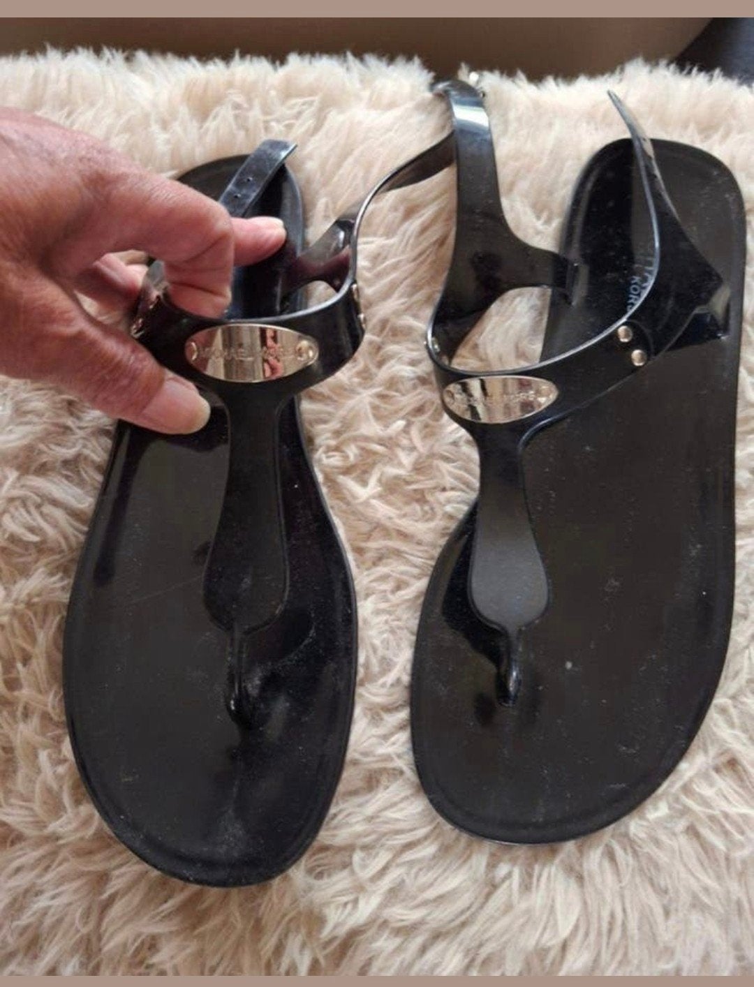 Michael kors slippers paar keer gedragen, Kleding | Dames, Ophalen of Verzenden, Zo goed als nieuw, Zwart