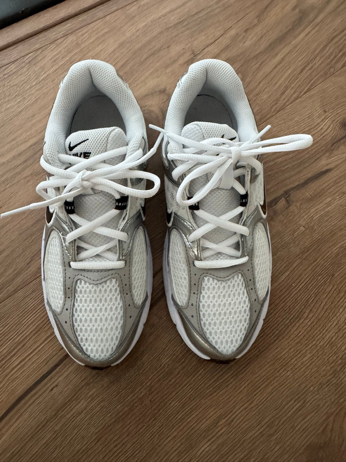 Nike sneakers wit/zilver, maat 38.5, Ophalen of Verzenden, Nieuw, Wit, Sneakers of Gympen