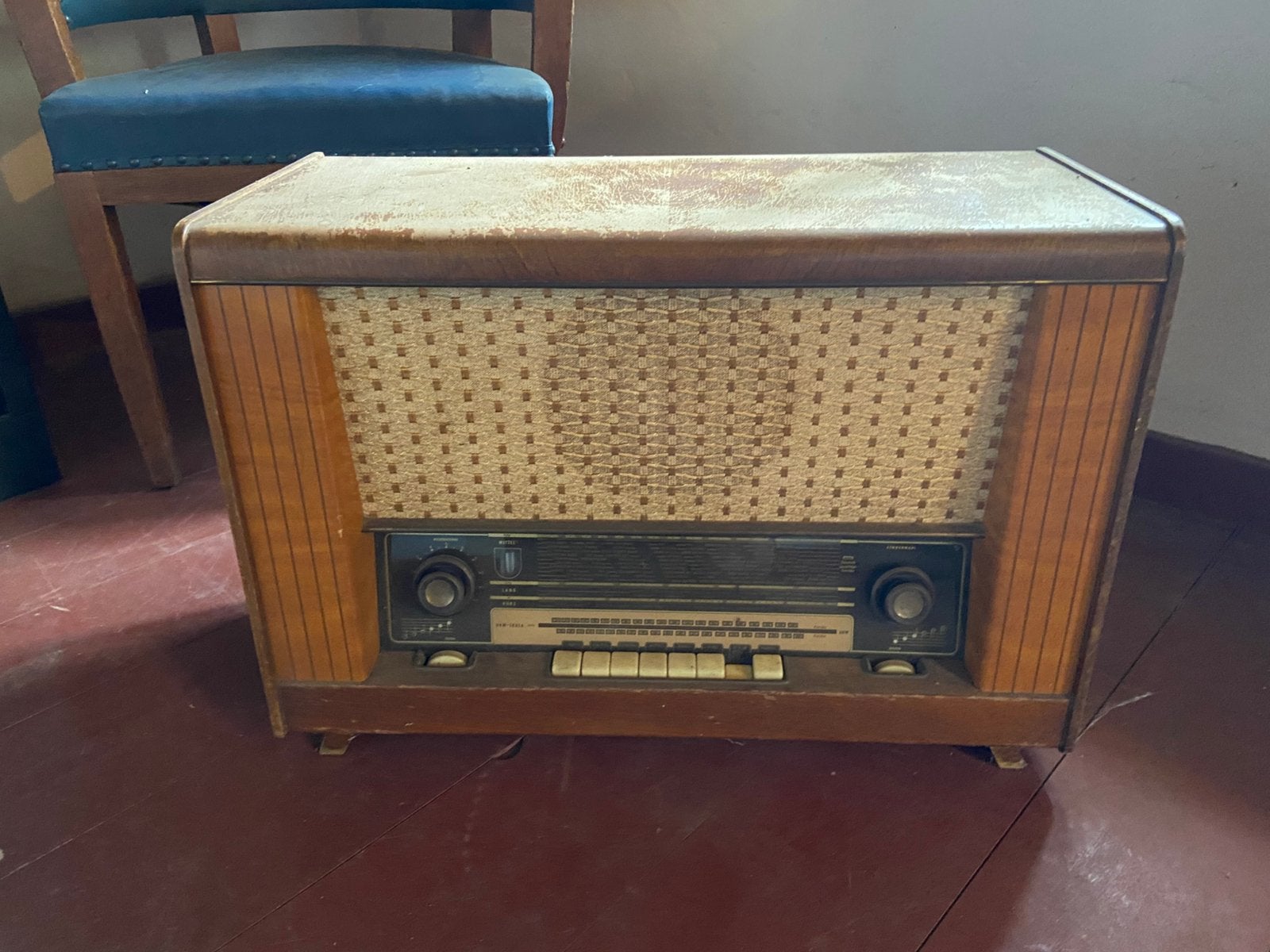 Oude buizenradio, Ophalen