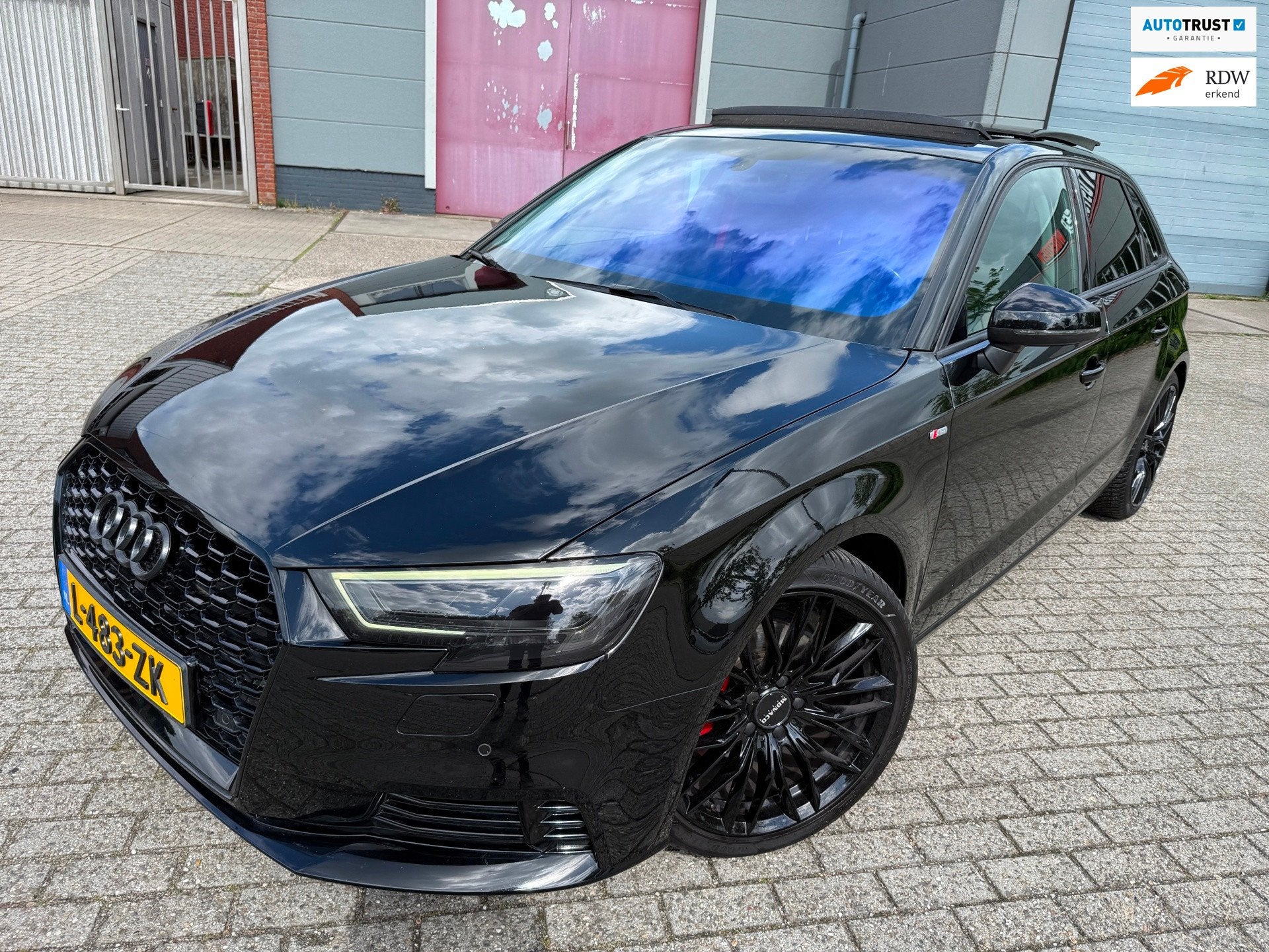 Audi A3 Sportback 30 TFSI S-LINE Edition S-TRONIC PANO 18-IN, Gebruikt, Met garantie (alle), 116 pk, Zwart