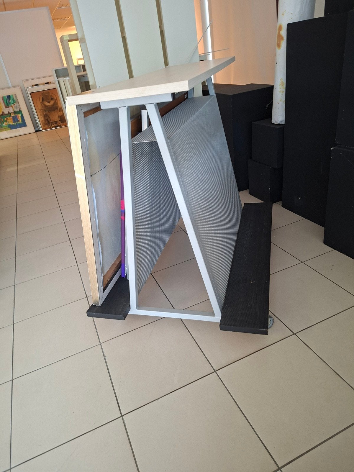 Verrijdbare Presentatiestandaard / Kunstrek, Huis en Inrichting, 75 cm of meer, 100 tot 150 cm, Zo goed als nieuw, Metaal