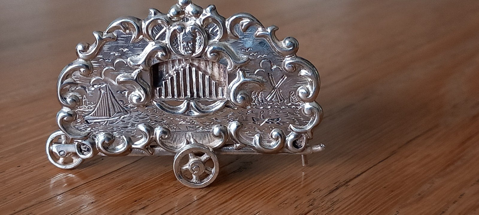 Zilveren Miniatuur Draaiorgel - Werkende Wieltjes, Muziek en Instrumenten, Ophalen of Verzenden