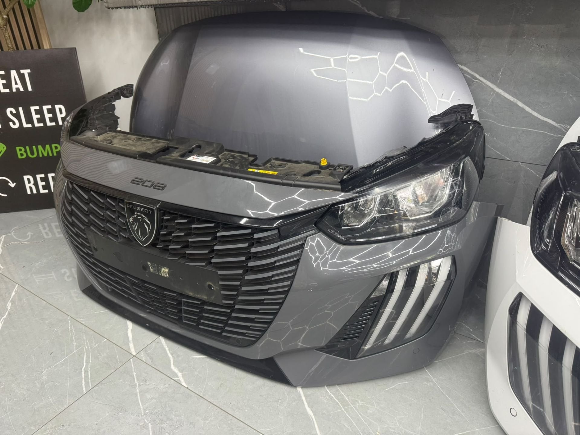 Voorkop Peugeot 208 II 2024-2026 Motorkap Voorbumper Koplamp, Auto-onderdelen, Taurusavenue 1
2132 LS  Hoofddorp, NL, Gebruikt