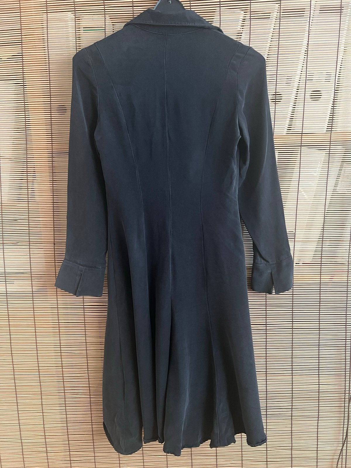 Donker grijze  zijden jurk La Dress  met knoopsluiting, Zwart, Ophalen of Verzenden, Maat 34 (XS) of kleiner, Gedragen