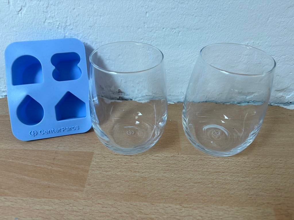2x 2 Waterglazen met ijsblokjes maker Center parcs Nieuw!, Huis en Inrichting, Ophalen of Verzenden, Nieuw, Glas, Overige stijlen