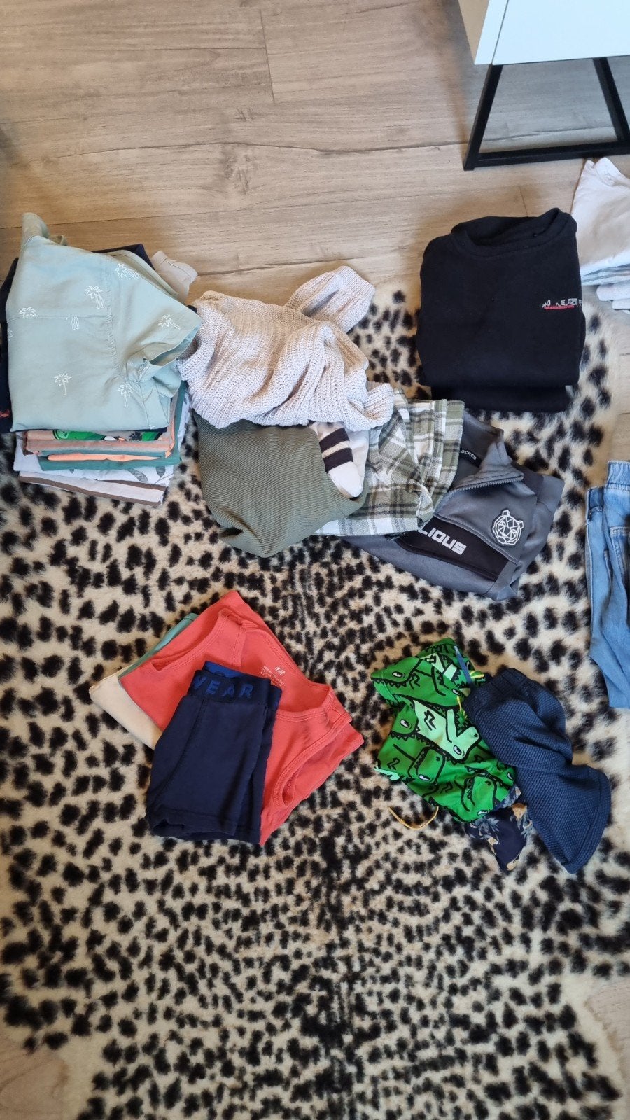 Groot kledingpakket jongens maat 98-104 (Hema, H&M, Zara), Ophalen