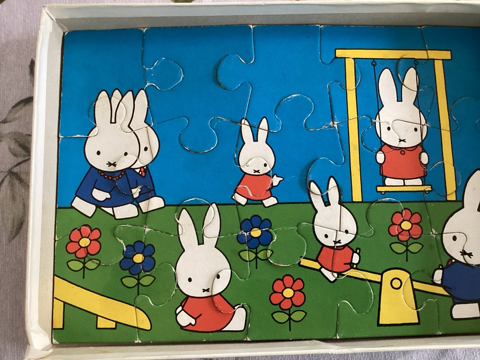Nijntje puzzel - Leuke speelscènes, Kinderen en Baby's, Speelgoed | Kinderpuzzels, Ophalen of Verzenden, 10 tot 50 stukjes, Gebruikt