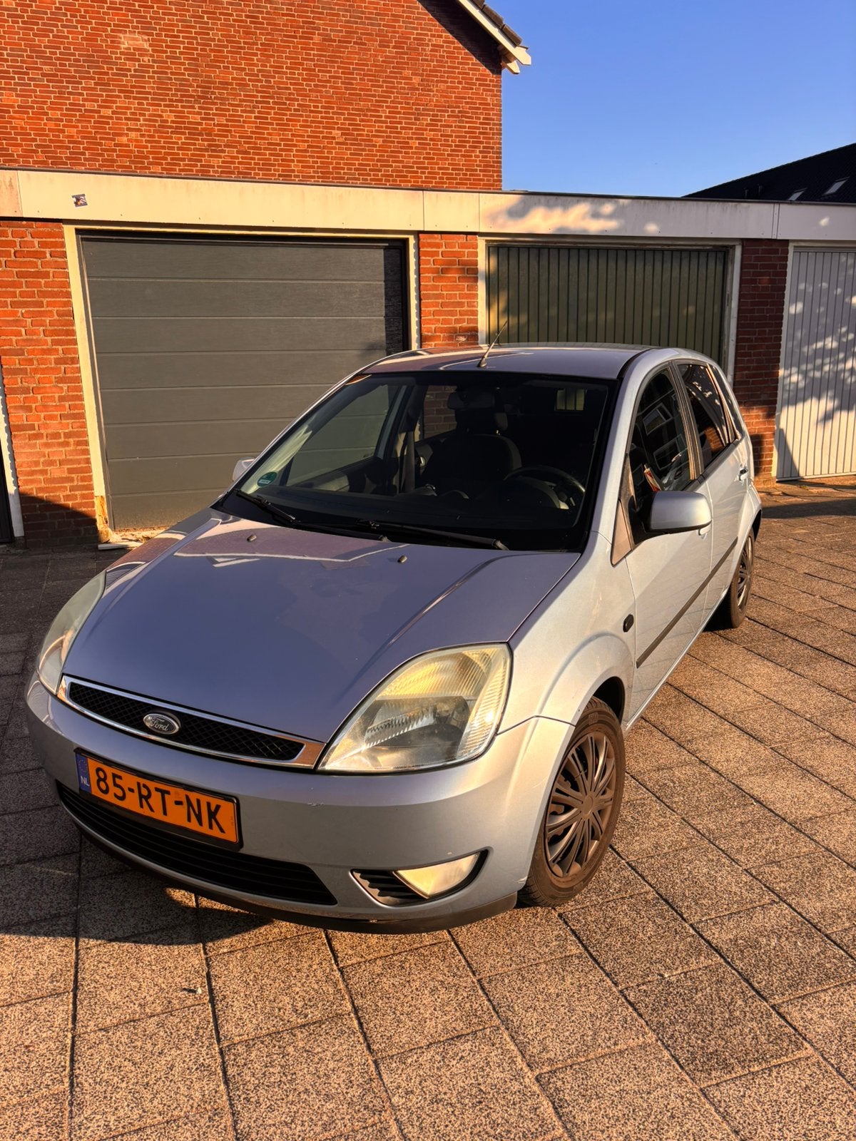 Ford Fiësta 1.6 16V 5DR AUT 2005 Blauw, Auto's, 1596 cc, 40 €/maand, 4 cilinders, Blauw