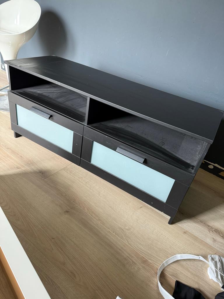 Zwart tv-meubel met glazen deuren - 120x54 cm, Ophalen, Gebruikt, 100 tot 150 cm, Minder dan 100 cm