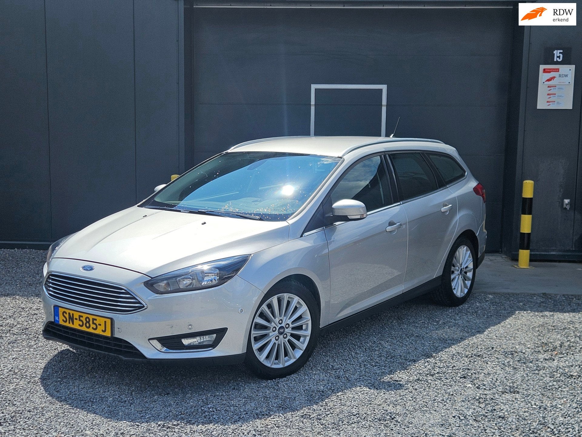 Ford Focus Wagon 1.0 Titanium Vol optie Nette auto, Gebruikt, Origineel Nederlands, Handgeschakeld, 1216 kg