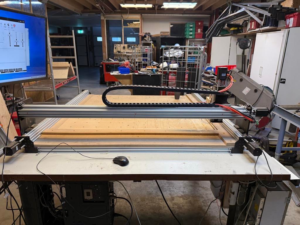 Queen Bee 1500x1500 CNC Machine - Complete Set, Ophalen, Gebruikt, Elektrisch, Bovenfrees