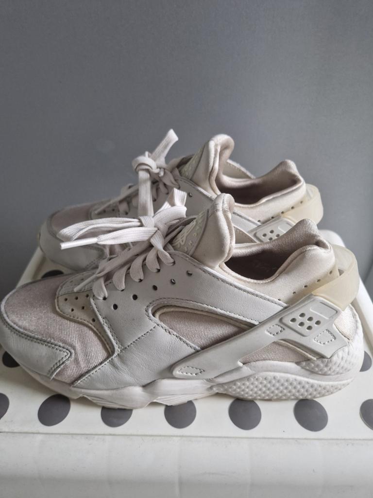 Nike Huarache sneakers beige maat 39, Beige, Nike, Ophalen of Verzenden, Sneakers of Gympen