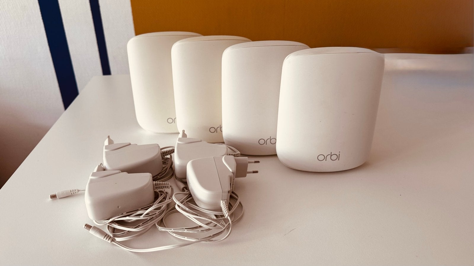 Netgear Orbi RBR350 Router met 3x RBS350 Satellieten, Ophalen of Verzenden, Gebruikt, Router
