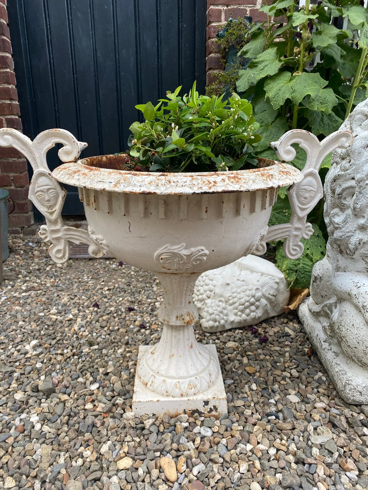 Set van 2 oude brocante gietijzeren vazen uit Frankrijk, Ophalen