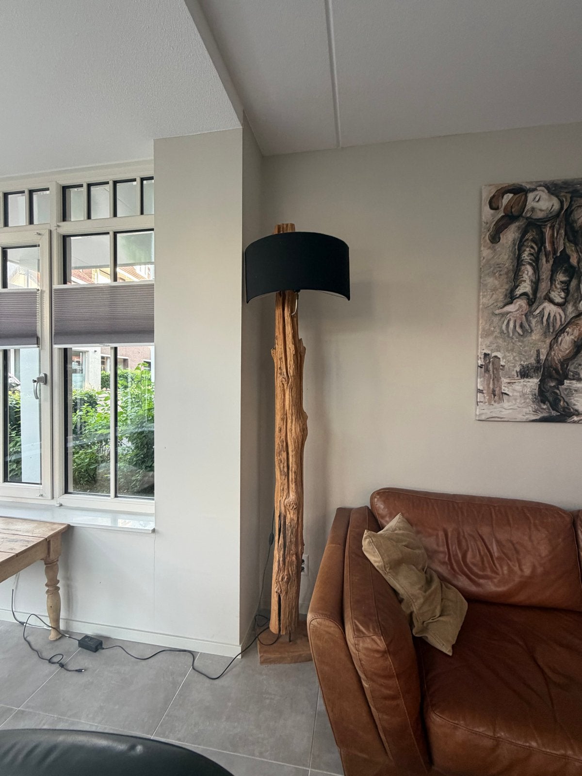 Unieke staande lamp van drijfhout met zwarte kap, Huis en Inrichting, Lampen | Vloerlampen, Ophalen, Zo goed als nieuw, Hout, 150 tot 200 cm
