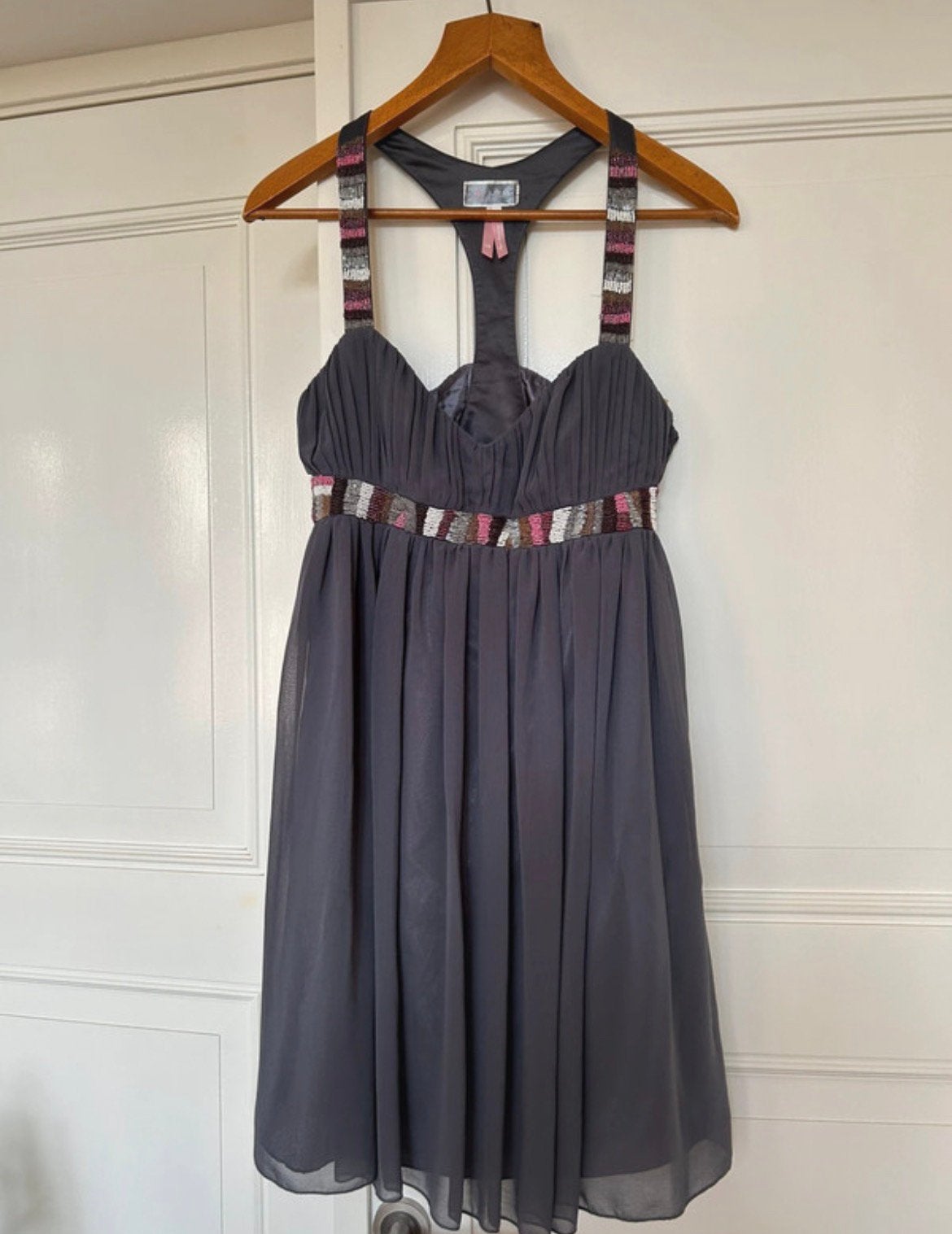 Lipsy London babydoll cocktailjurkje mt 38, Ophalen of Verzenden, Zo goed als nieuw, Maat 38/40 (M), Grijs