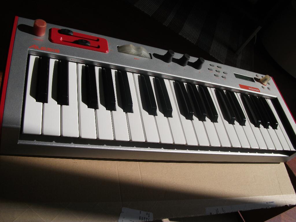 Alesis Micron, Muziek en Instrumenten, Synthesizers, Ophalen of Verzenden, Zo goed als nieuw, Overige aantallen, Overige merken
