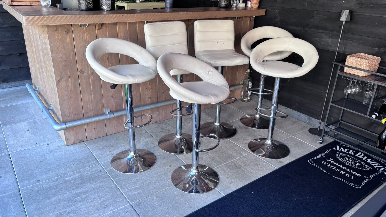 6x Barkruk (nepleer) 4 om 2 wit, Ophalen, 60 tot 90 cm, Leer, In hoogte verstelbaar
