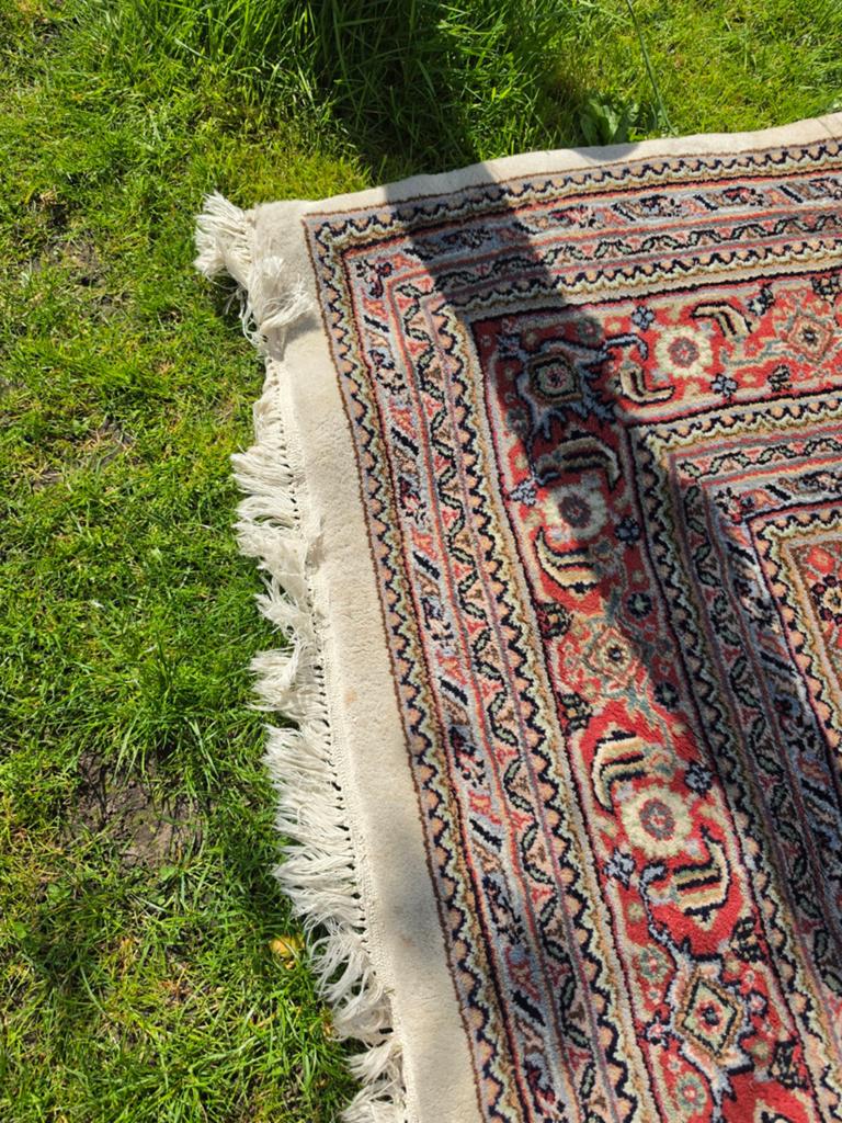 Te koop een mooie grote  rode  vloerkleed  365-350, Gebruikt, 200 cm of meer, Ophalen of Verzenden, 200 cm of meer