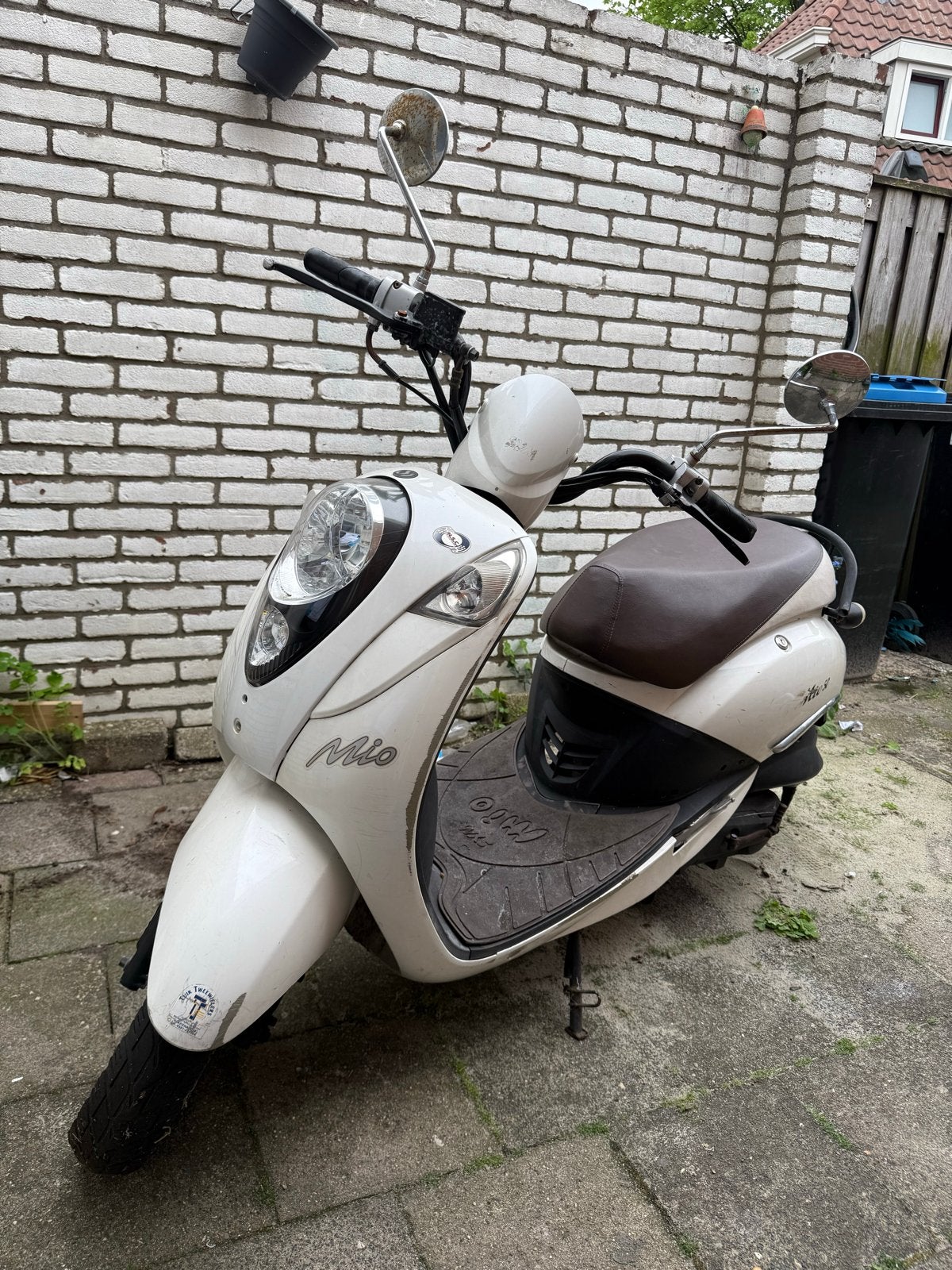 Sym Mio Scooter 2014 met blauwe kentekenplaat, Fietsen en Brommers, Mio, Gebruikt, Ophalen of Verzenden, Benzine