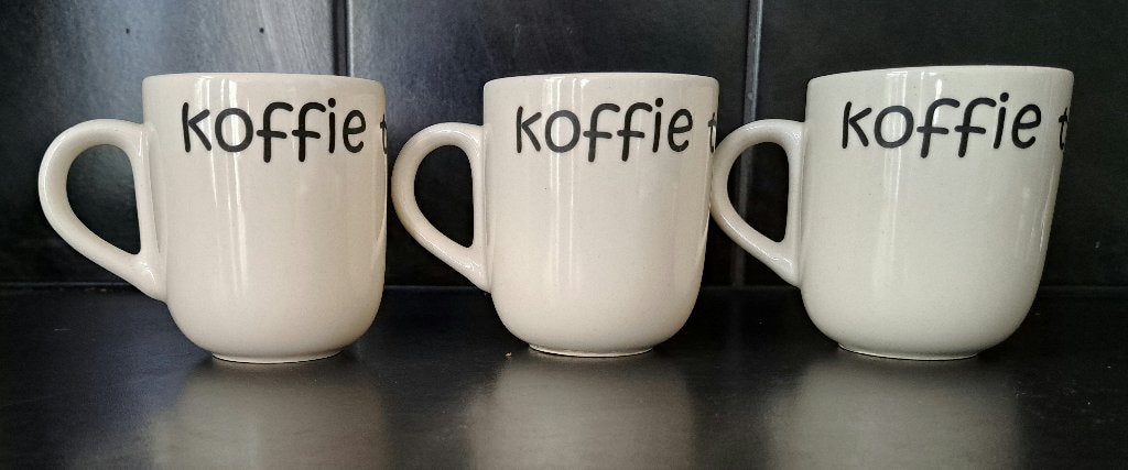 Kopjes voor bij ontbijt, Ophalen of Verzenden, Porselein, Overige stijlen, Kop(pen) en/of Schotel(s)