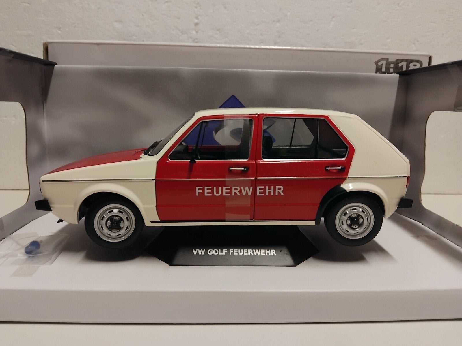 3x Volkswagen Golf 1 Polizei Post Brandweer Solido 1:18 KRD, Ophalen of Verzenden, Zo goed als nieuw, Auto, Solido