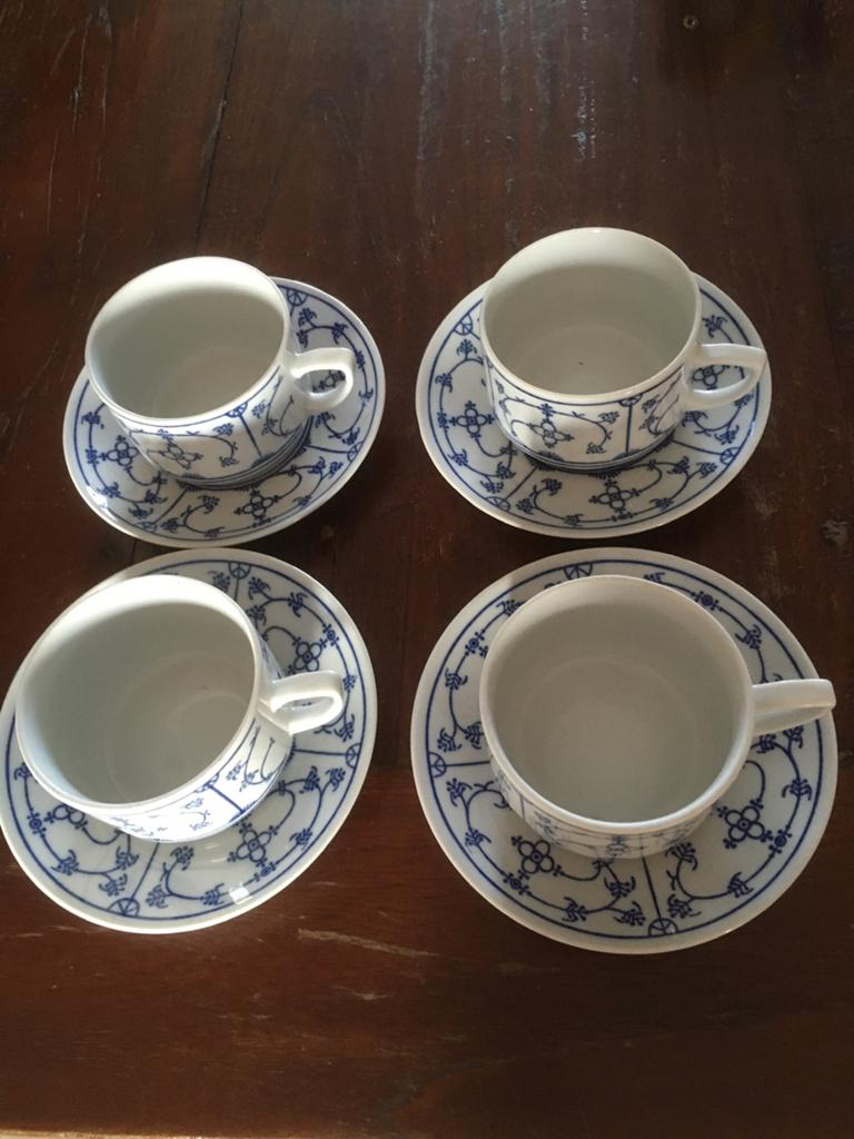 Jager Blauw Saks 4 lage kop en schotels, Huis en Inrichting, Keuken | Servies, Ophalen of Verzenden, Porselein, Overige stijlen