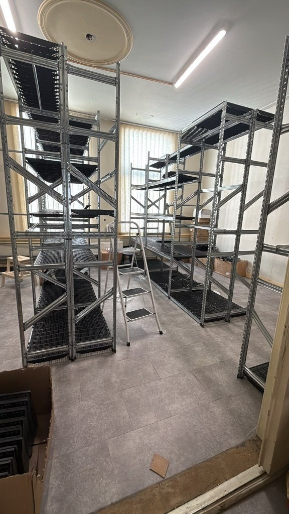 Stelling legbord hang winkel, Ophalen, Zo goed als nieuw