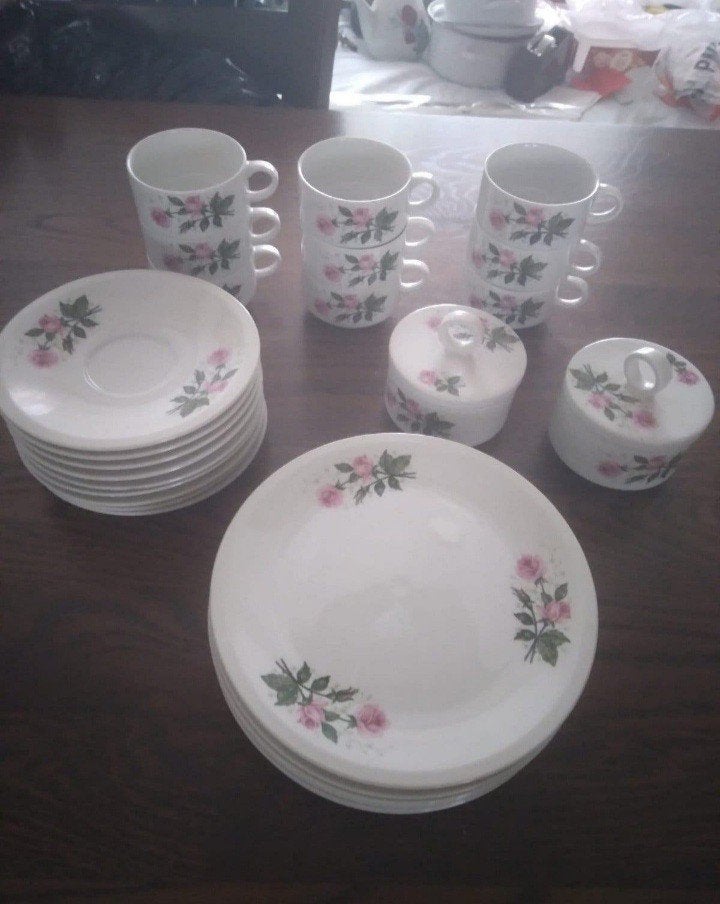 Villeroy & Boch servies met rozenmotief - Vintage, Ophalen of Verzenden