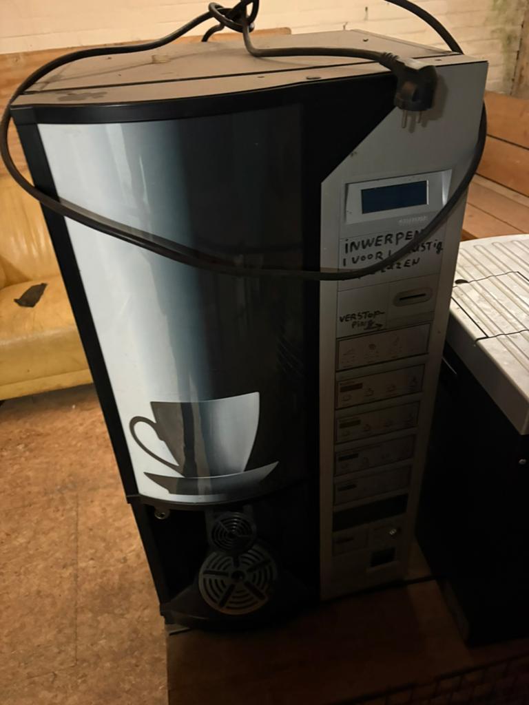 1 koffieautomaat  *DEFECT*, Ophalen, Koffiemachine