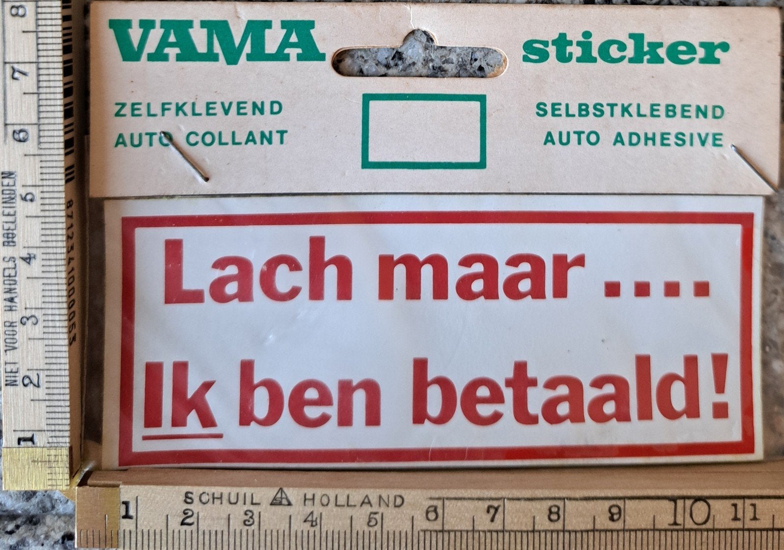 Vintage sticker Vama  "Lach maar ik ben betaald " humor, Ophalen of Verzenden, Zo goed als nieuw, Auto of Motor