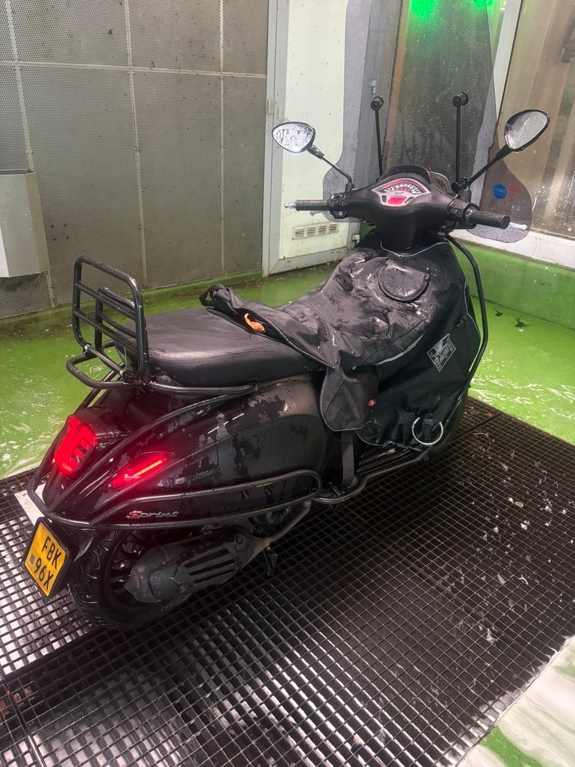 Vespa Sprint 2020 80cc - Recent onderhoud, veel extra's, Fietsen en Brommers, Scooters | Vespa, Gebruikt, Overige modellen, Maximaal 45 km/u
