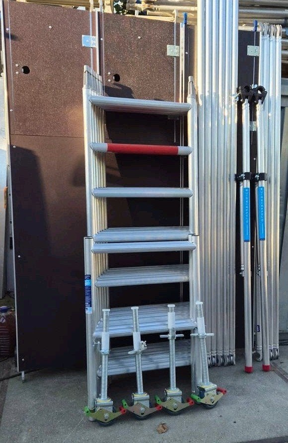 te koop nog nieuw rolsteiger Werkhoogte 8.20 meter, Ophalen of Verzenden, Rolsteiger of Kamersteiger, 5 meter of hoger