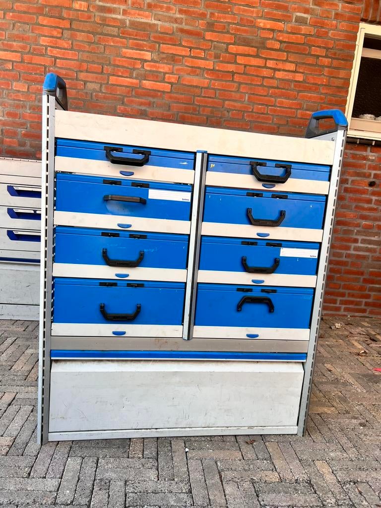 Sortimo bus inrichting, Ophalen