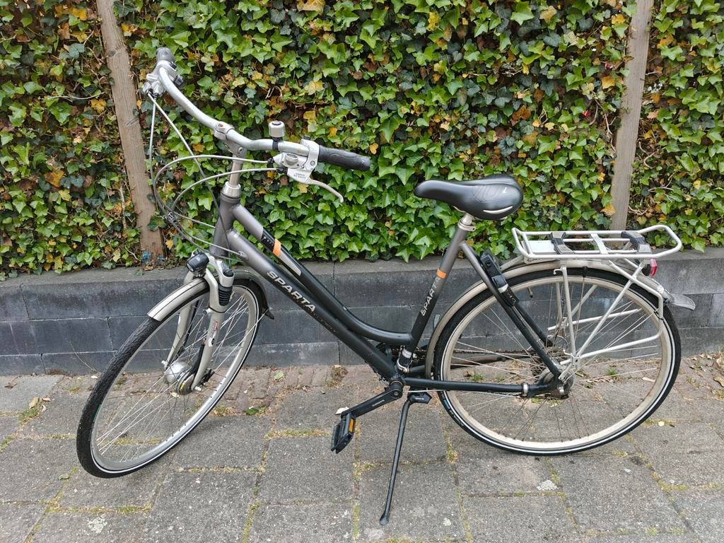Sparta Stilio 52/28". Damesfiets. Stations fiets., Fietsen en Brommers, Fietsen | Dames | Damesfietsen, Zo goed als nieuw, Sparta