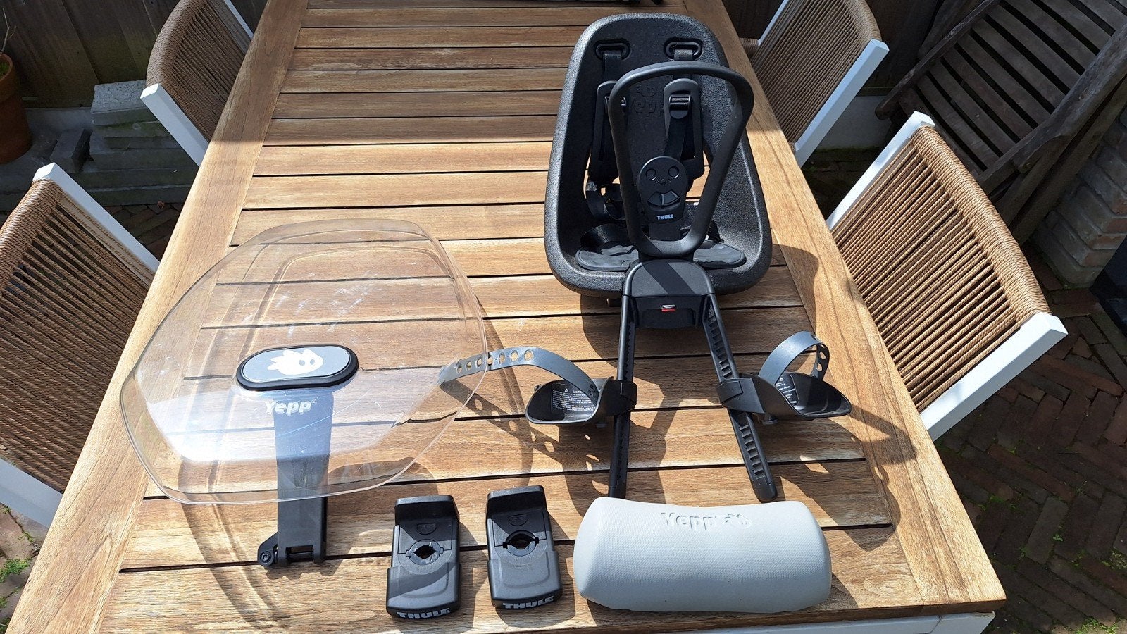 Thule Yepp nexxt 2 Mini fietszitje met windscherm, Ophalen, Voetsteuntjes, Voorzitje, Zo goed als nieuw