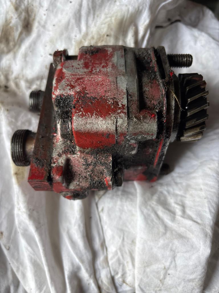 Ihc mc cormick hydraulische pomp - D  serie onderdelen, Ophalen of Verzenden, Gebruikt, Universele onderdelen