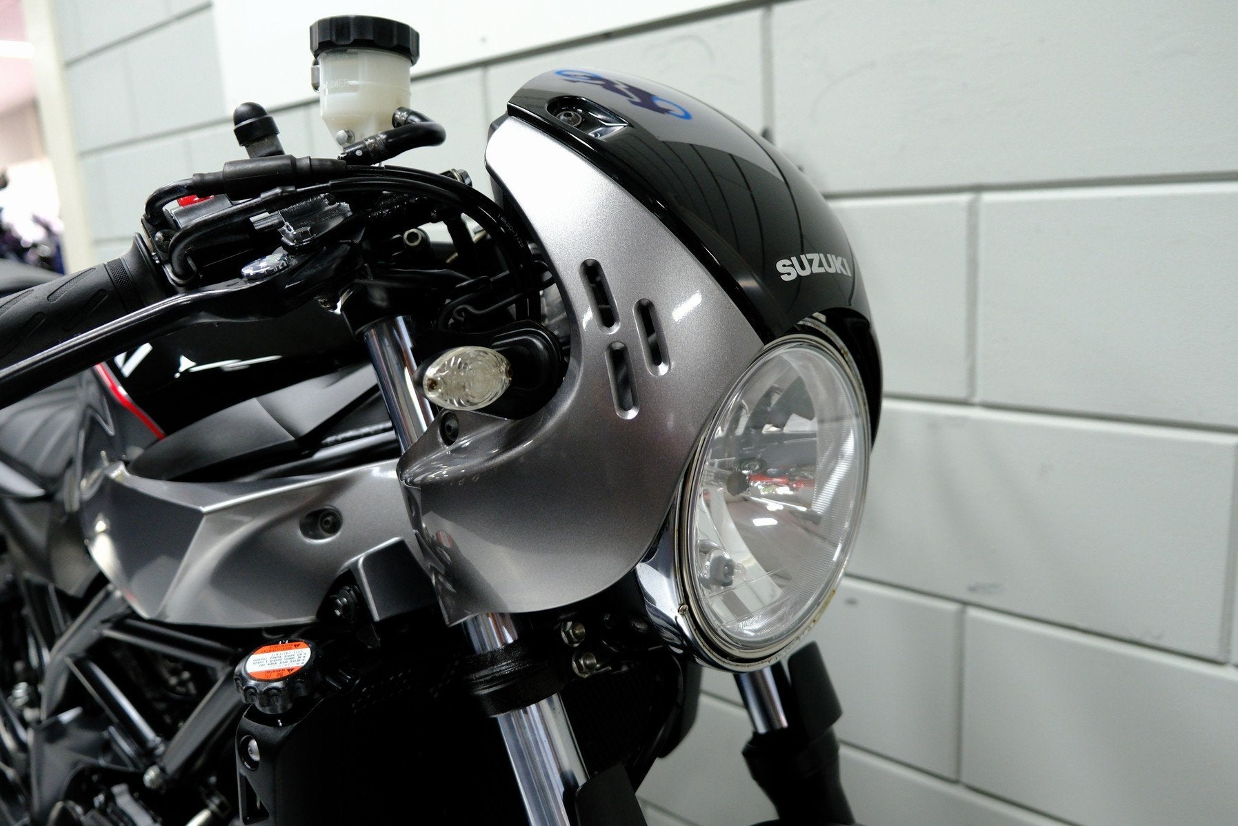 Suzuki SV 650 X cafe racer (bj 2019), Motoren, Motoren | Suzuki, Lange Dreef 12
4131NH  Vianen, NL, Suzuki, Bedrijf, Klantenservice@suzuki.nl