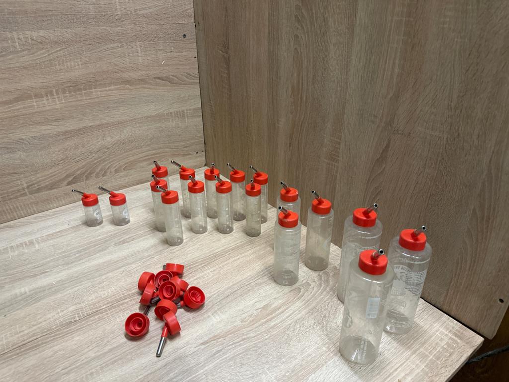 2e hands drinkflesjes voor o.a. (kleine) knaagdieren, Dieren en Toebehoren, Ophalen of Verzenden, Zo goed als nieuw
