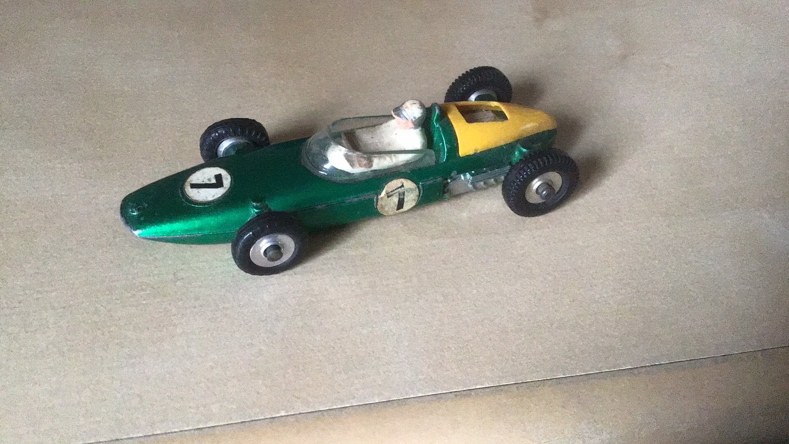 DINKY TOYS BRM RACING CAR 243 ZEER FRAAI, Ophalen of Verzenden, Zo goed als nieuw, Auto, Dinky Toys