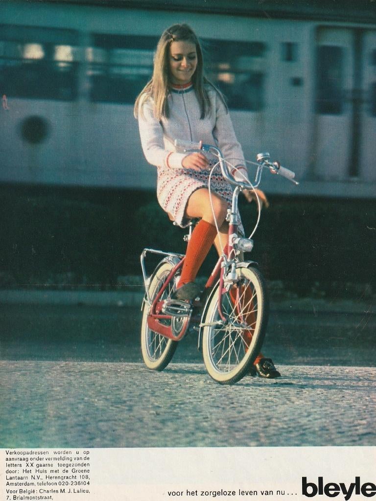 Retro reclame 1969 Bleyle kindermode meisje gebreid pakje, Verzenden, Overige typen