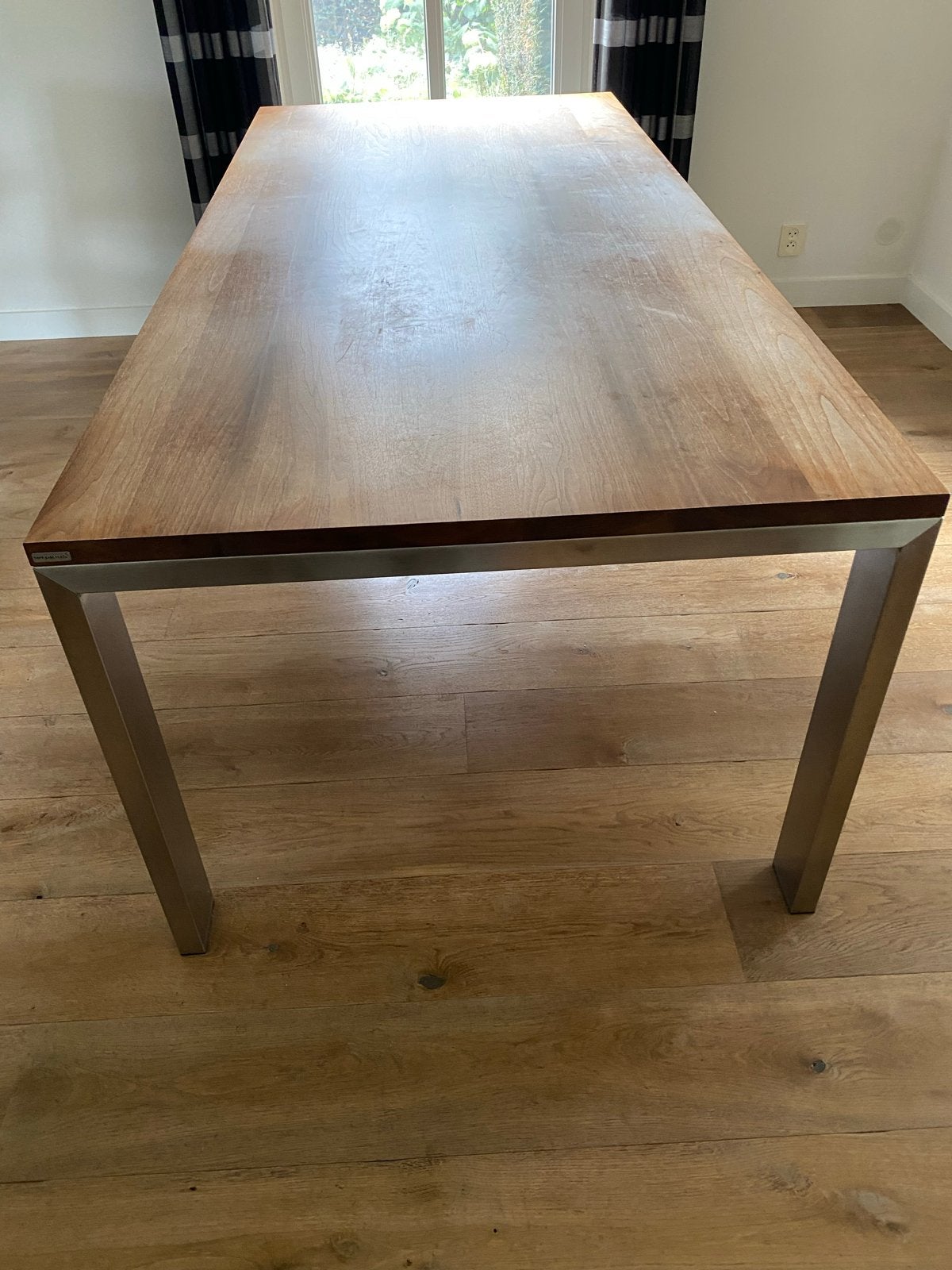 Bert Plantagie eettafel - noten hout met rvs onderstel, Huis en Inrichting, Ophalen, Gebruikt, 100 tot 150 cm, 200 cm of meer