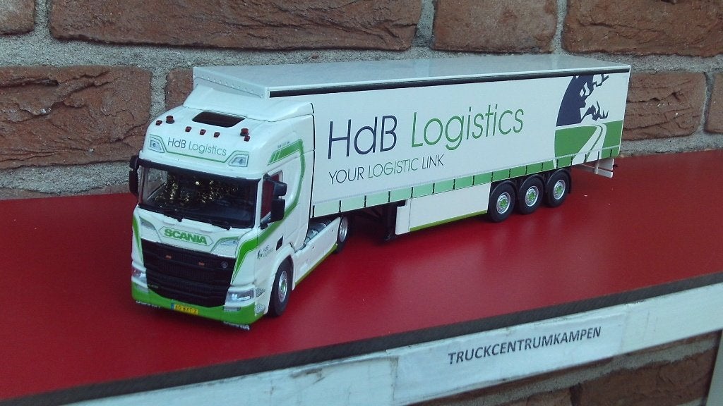 Cavallino  Scania  met  Tautliner  van  HdB  Logistics.